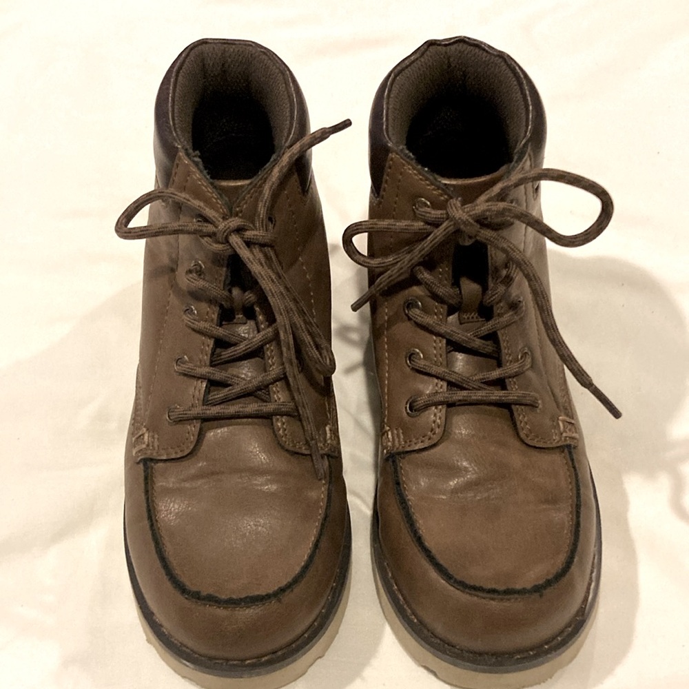 Boys shoes